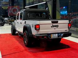 جيب جلاديتور